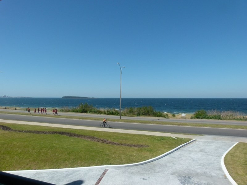 Departamento en 1a fila con excepcionales vistas a toda la Bahia.